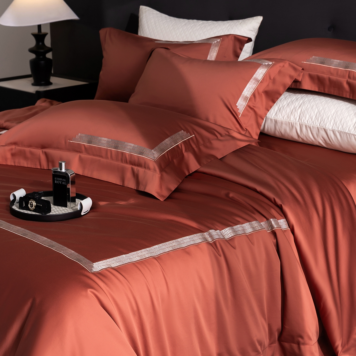 91家纺网 家纺一手货源 找家纺 时亿家居 2026新款100支全棉纯棉绣花四件套-至简逸品系列 逸品-红