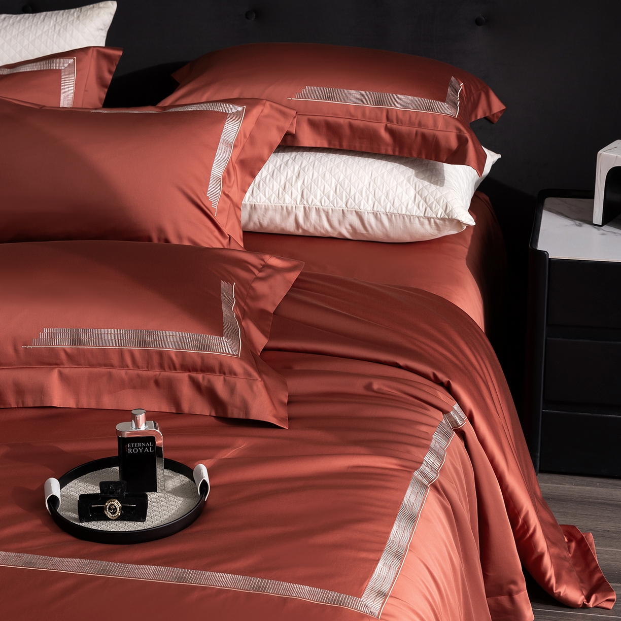 91家纺网 家纺一手货源 找家纺 时亿家居 2026新款100支全棉纯棉绣花四件套-至简逸品系列 逸品-红