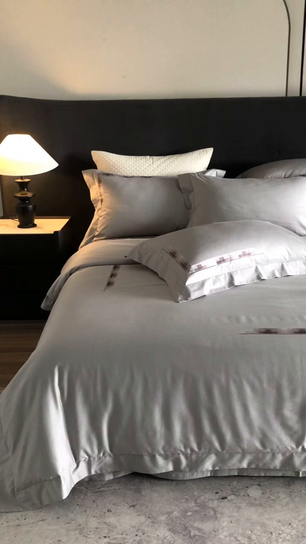 91家纺网 家纺一手货源 找家纺 时亿家居 2026新款100支全棉纯棉绣花四件套-至简逸品系列 逸品-灰