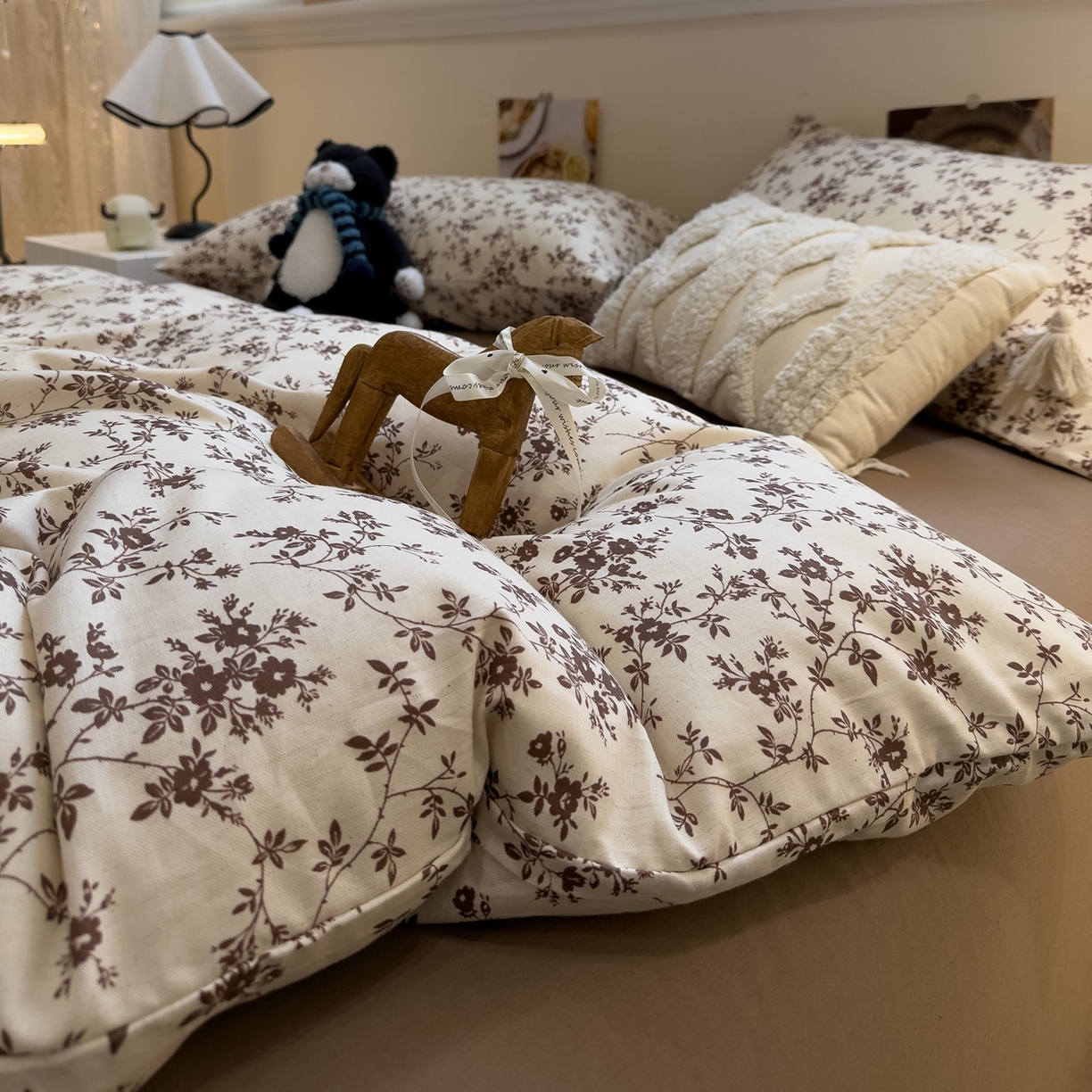 91家纺网 家纺一手货源 找家纺 珺柔家纺 2026新款亲肤舒适棉麻印花四件套 好运连连