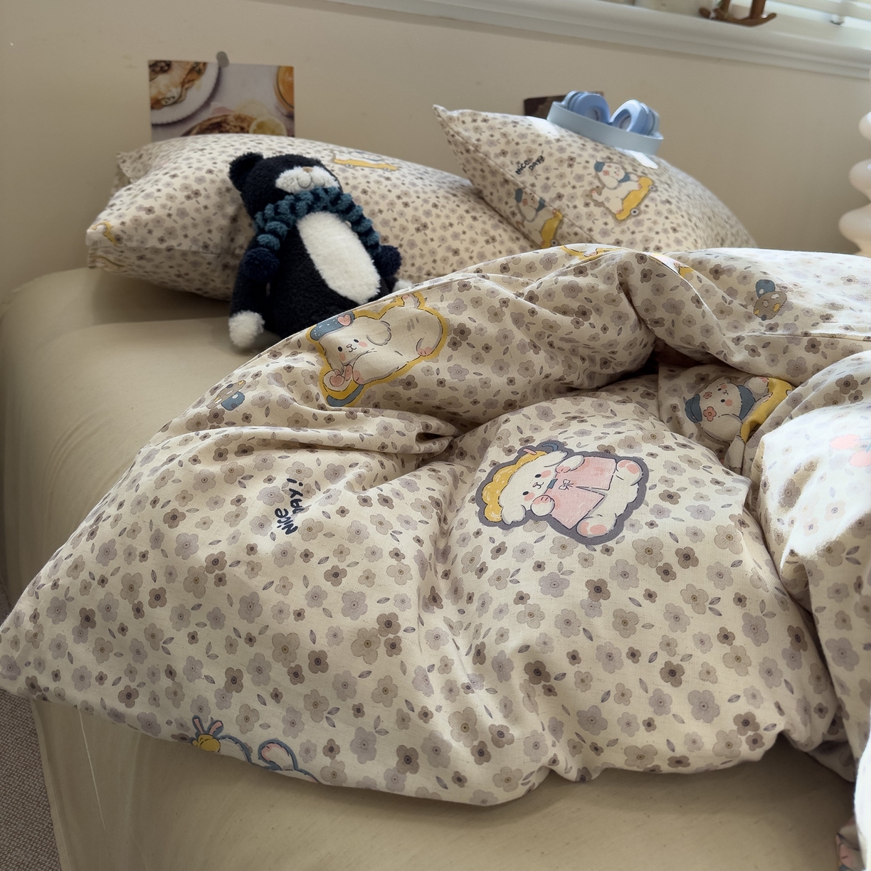 91家纺网 家纺一手货源 找家纺 珺柔家纺 2026新款亲肤舒适棉麻印花四件套 滑板小狗