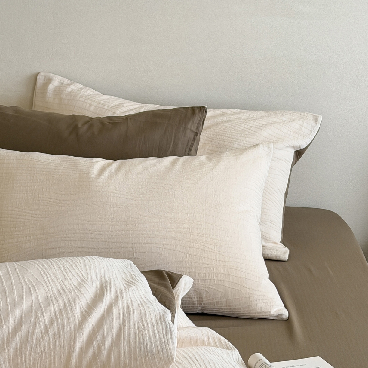 91家纺网 家纺一手货源 找家纺 静家居-简约原创家纺 2026新款奶油叱咤风60s全棉纯棉厚织提花四件套轻屿 轻屿-素珀