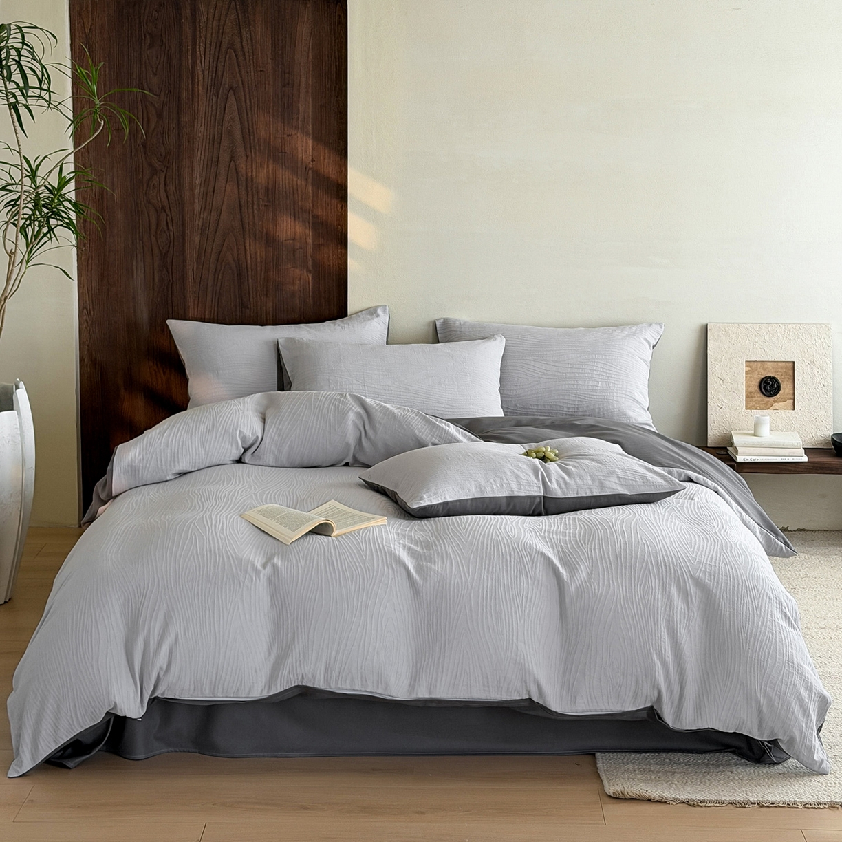 91家纺网 家纺一手货源 找家纺 静家居-简约原创家纺 2026新款奶油叱咤风60s全棉纯棉厚织提花四件套轻屿 轻屿-烟灰