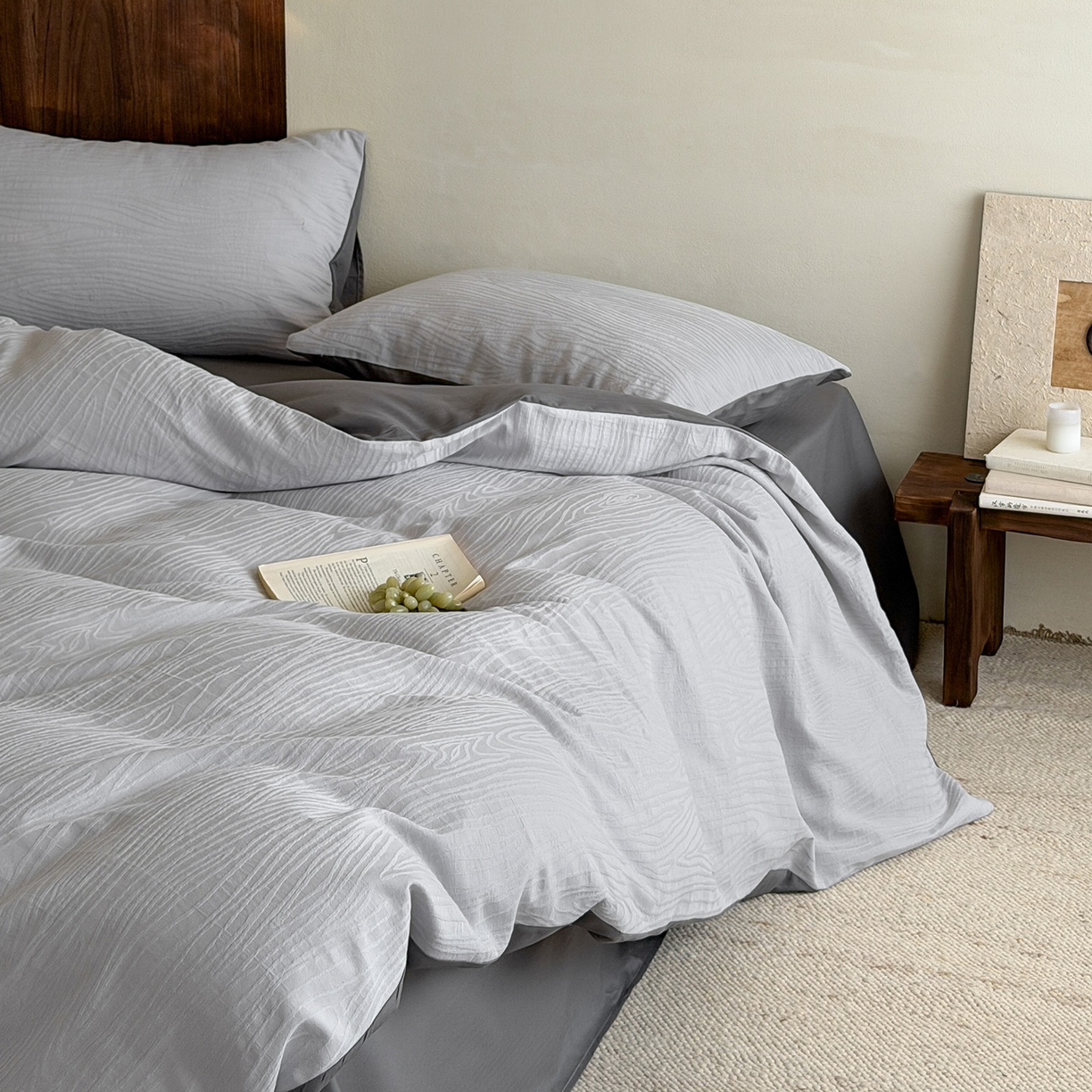 91家纺网 家纺一手货源 找家纺 静家居-简约原创家纺 2026新款奶油叱咤风60s全棉纯棉厚织提花四件套轻屿 轻屿-烟灰