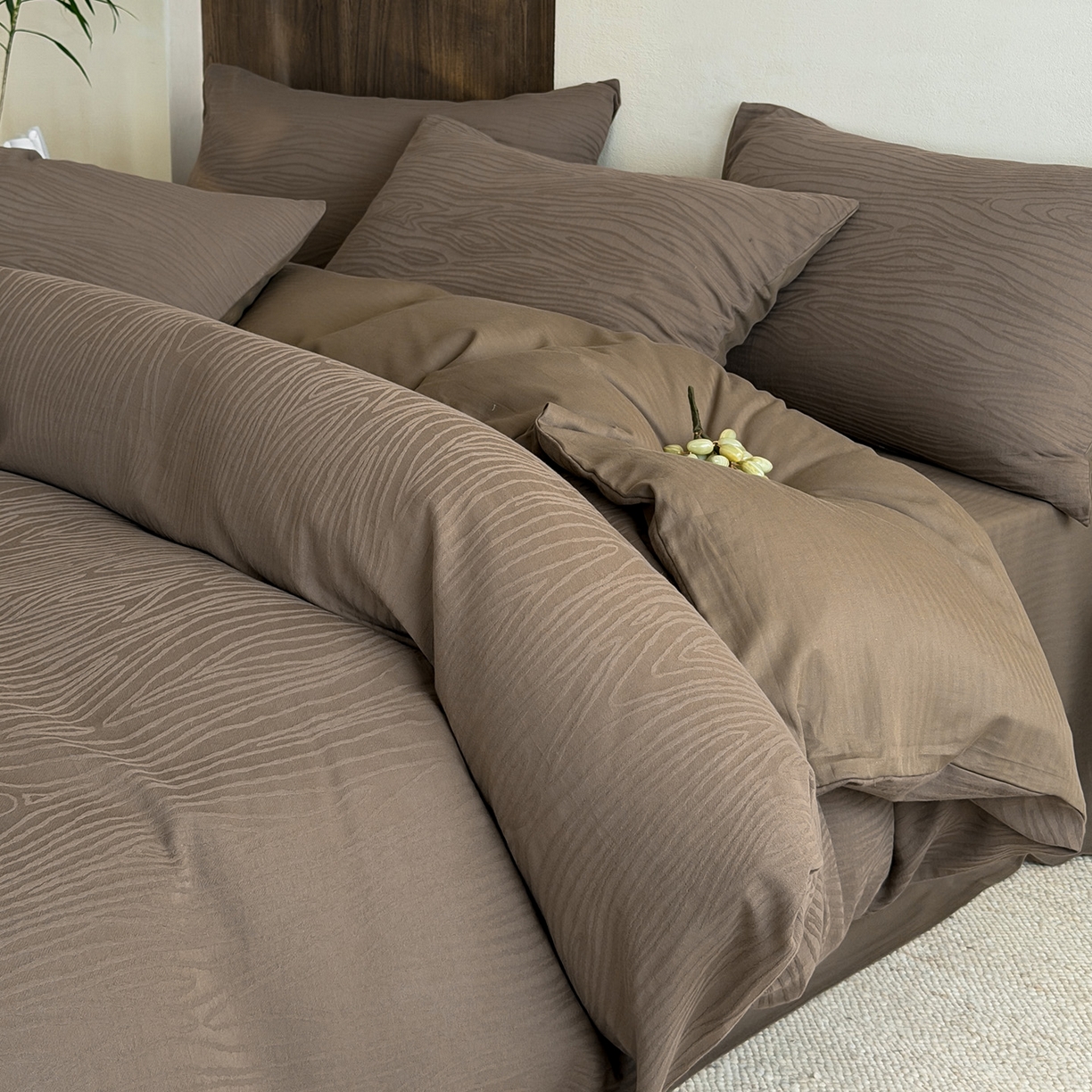 静家居-简约原创家纺 2026新款奶油叱咤风60s全棉纯棉厚织提花四件套轻屿 轻屿-棕逸