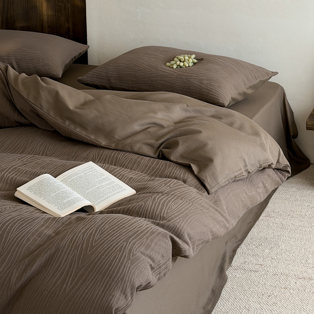 91家纺网 家纺一手货源 找家纺 静家居-简约原创家纺 2026新款奶油叱咤风60s全棉纯棉厚织提花四件套轻屿 轻屿-棕逸