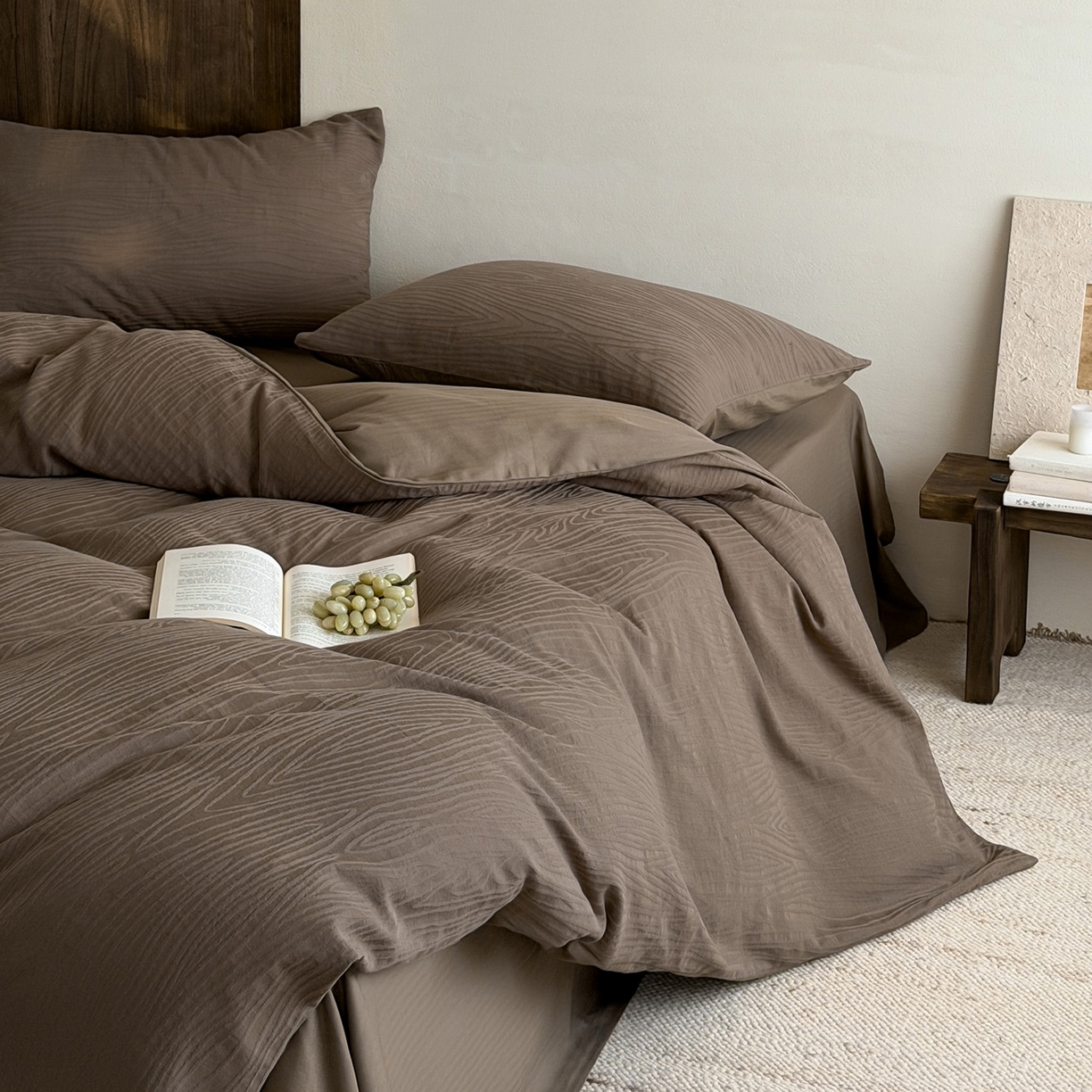 91家纺网 家纺一手货源 找家纺 静家居-简约原创家纺 2026新款奶油叱咤风60s全棉纯棉厚织提花四件套轻屿 轻屿-棕逸