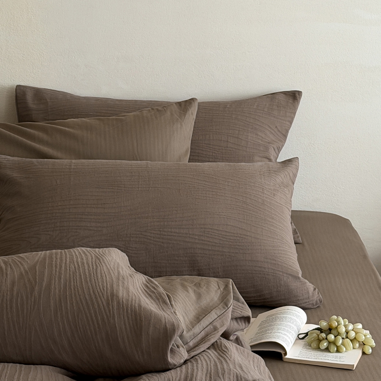 91家纺网 家纺一手货源 找家纺 静家居-简约原创家纺 2026新款奶油叱咤风60s全棉纯棉厚织提花四件套轻屿 轻屿-棕逸