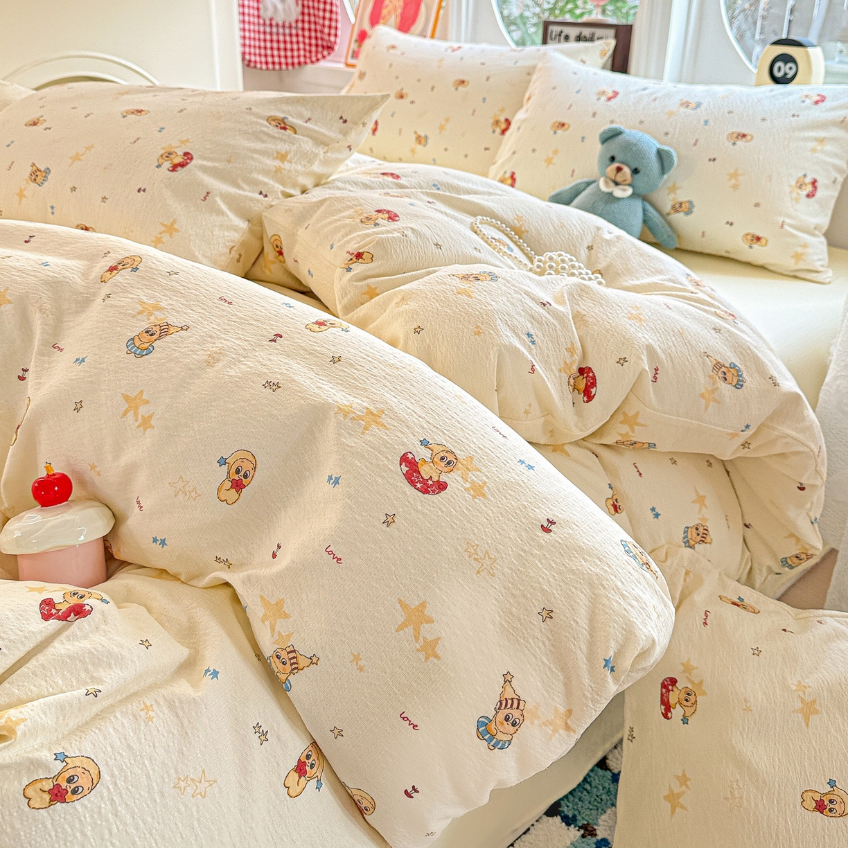 91家纺网 家纺一手货源 找家纺 朵朵家纺 2026新款云感木棉皱皱纱双层纱印花四件套 星星人