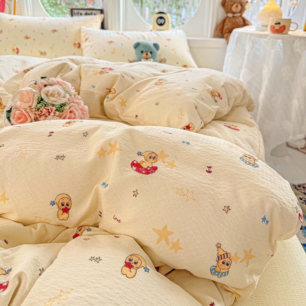 91家纺网 家纺一手货源 找家纺 朵朵家纺 2026新款云感木棉皱皱纱双层纱印花四件套 星星人