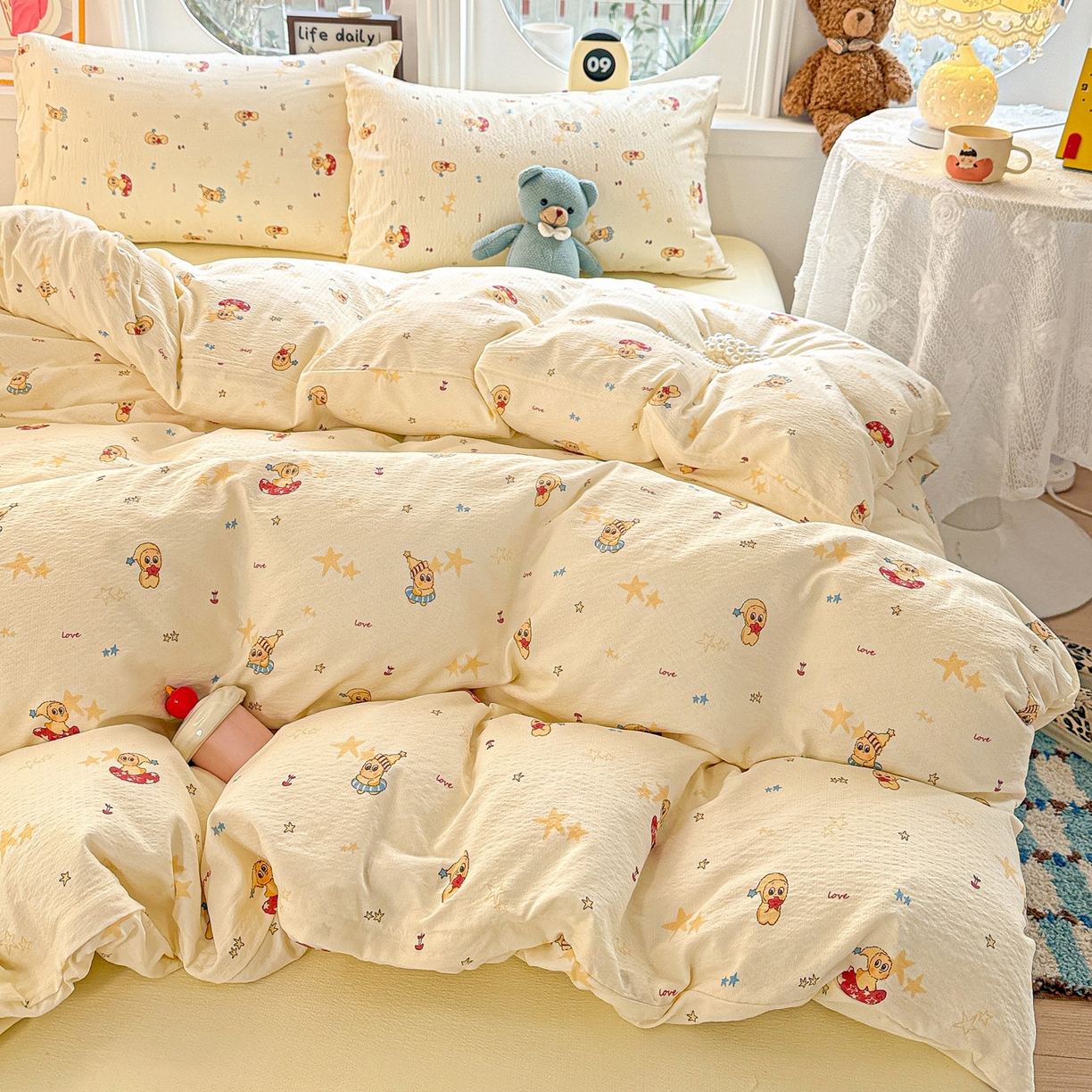 91家纺网 家纺一手货源 找家纺 朵朵家纺 2026新款云感木棉皱皱纱双层纱印花四件套 星星人