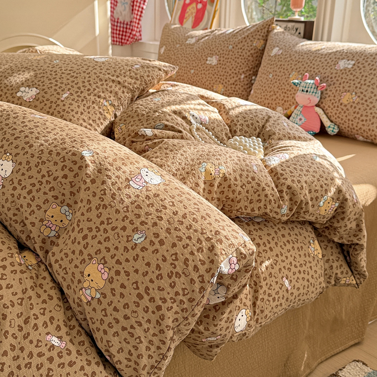 91家纺网 家纺一手货源 找家纺 朵朵家纺 2026新款云感木棉皱皱纱双层纱印花四件套 豹纹KT