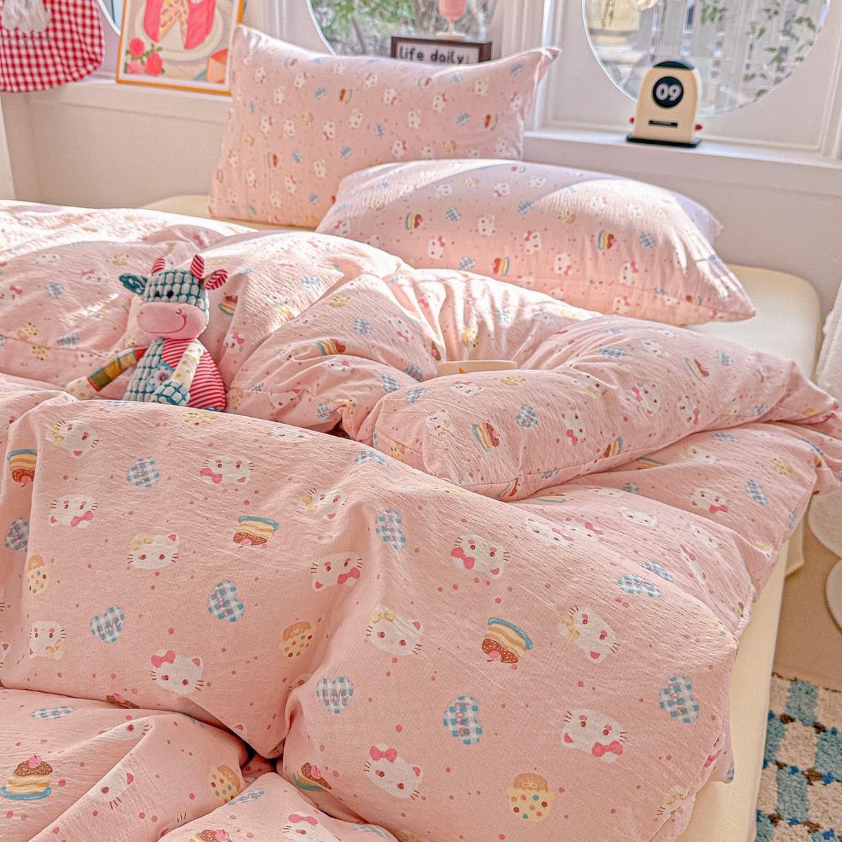 91家纺网 家纺一手货源 找家纺 朵朵家纺 2026新款云感木棉皱皱纱双层纱印花四件套 蛋糕喵