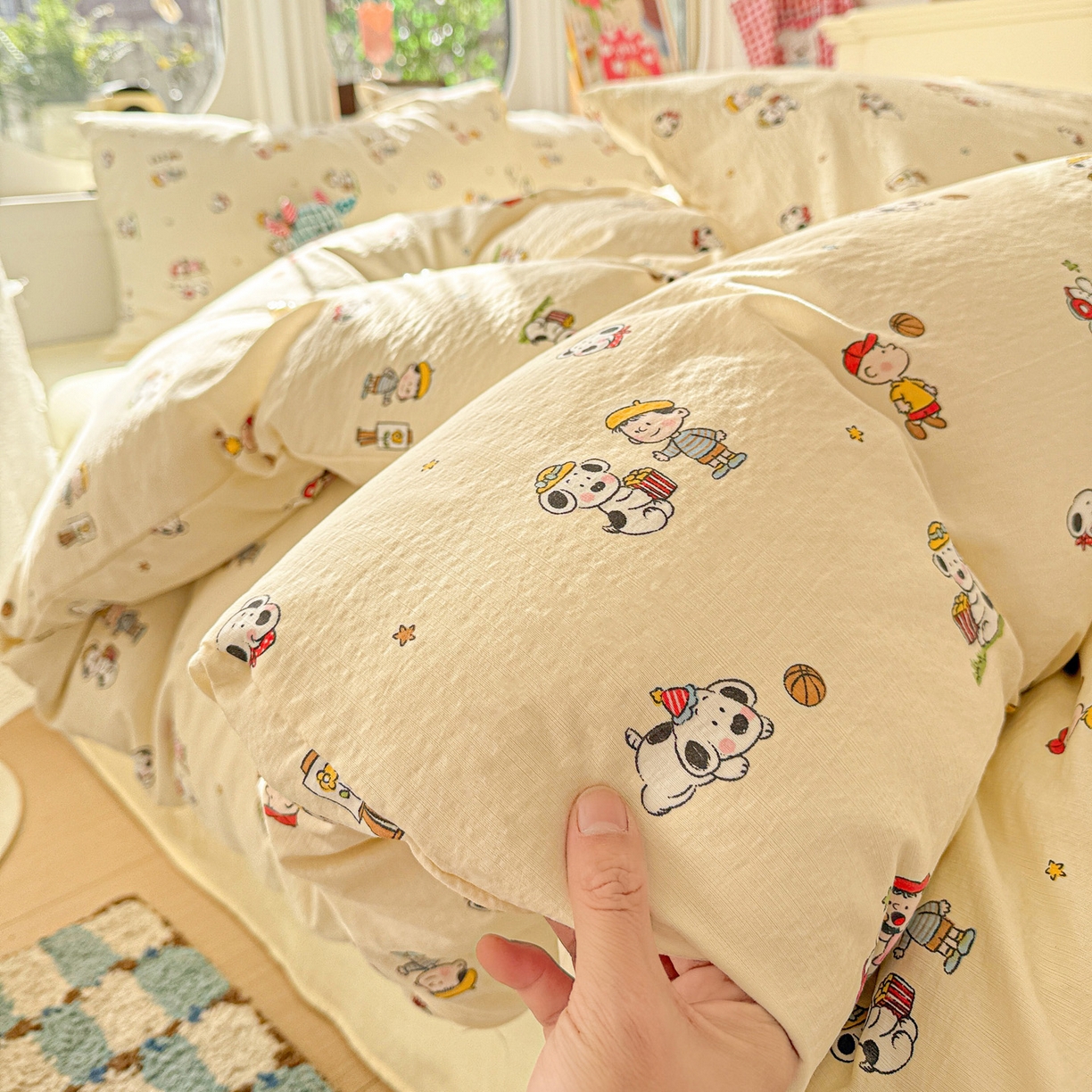 91家纺网 家纺一手货源 找家纺 朵朵家纺 2026新款云感木棉皱皱纱双层纱印花四件套 好朋友