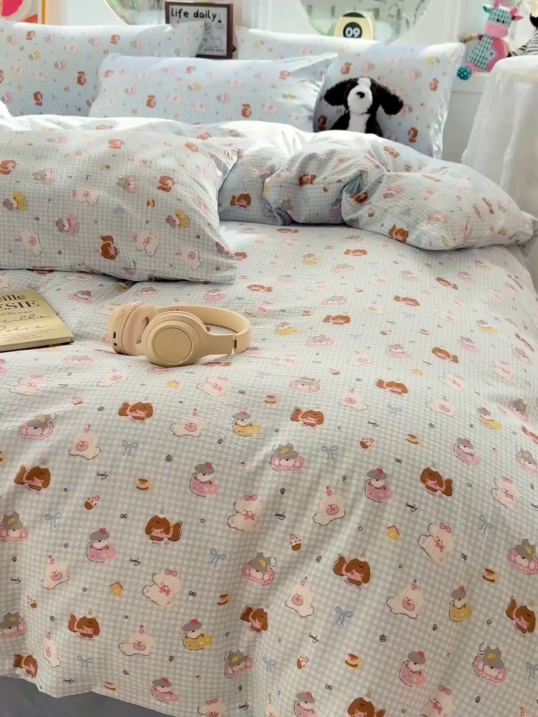 91家纺网 家纺一手货源 找家纺 朵朵家纺 2026新款云感木棉皱皱纱双层纱印花四件套 萌宠派对