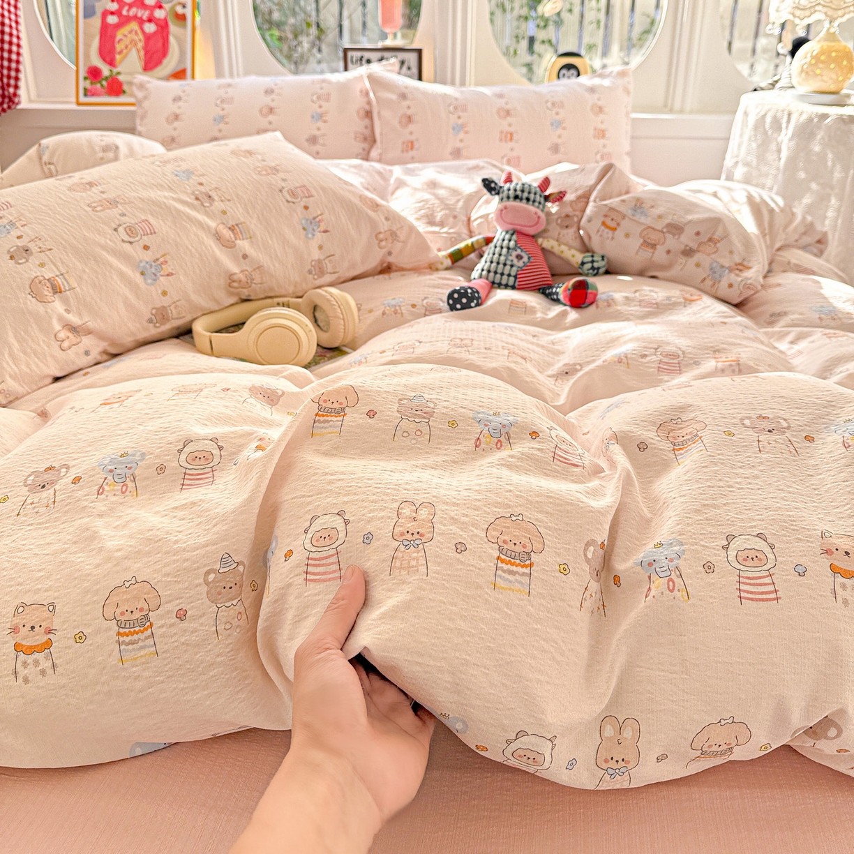 91家纺网 家纺一手货源 找家纺 朵朵家纺 2026新款云感木棉皱皱纱双层纱印花四件套 森林乐园