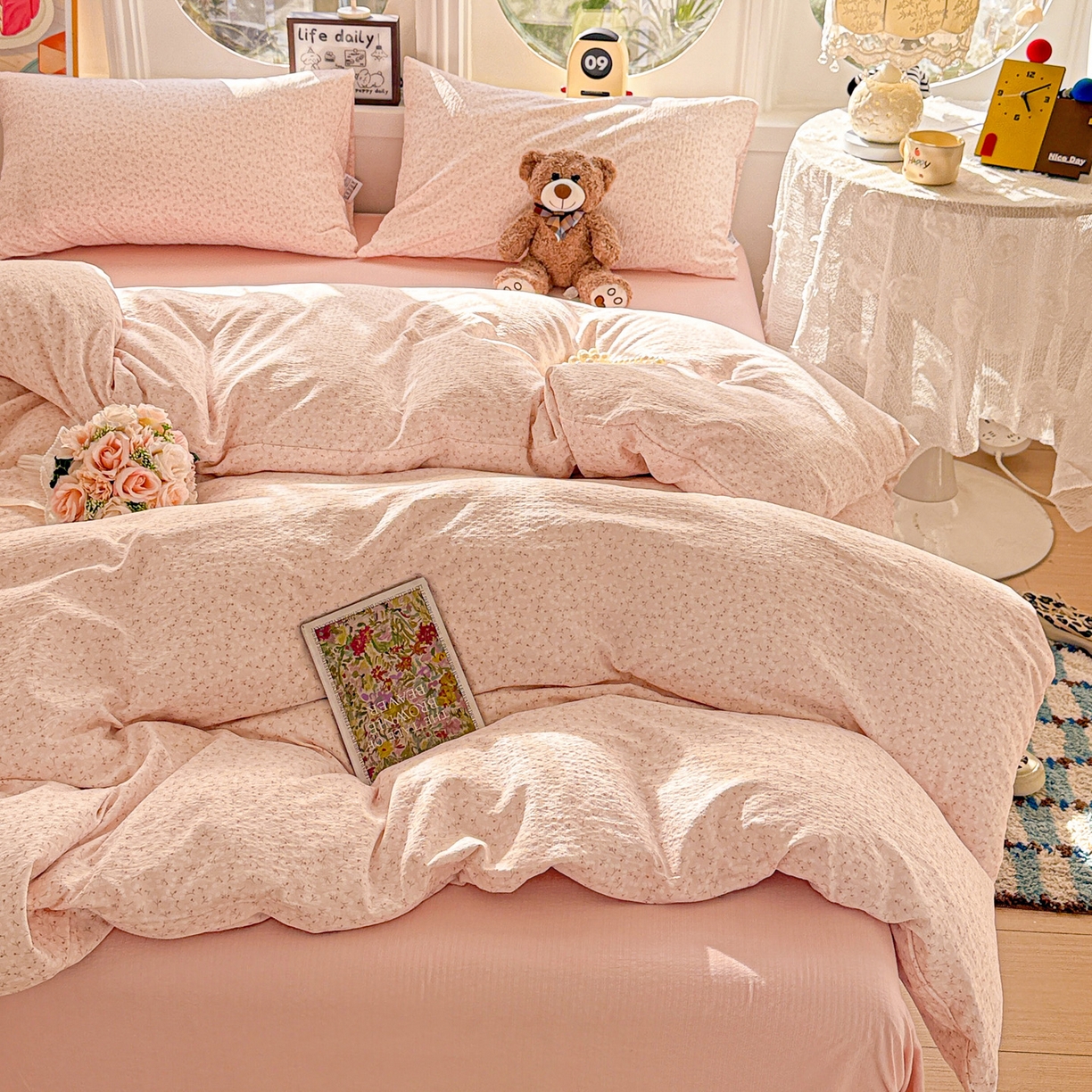 91家纺网 家纺一手货源 找家纺 朵朵家纺 2026新款云感木棉皱皱纱双层纱印花四件套 甜茶