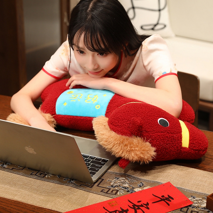 91家纺网 家纺一手货源 找家纺 蔻眠 好运发财马抱枕沙发靠枕马年抱枕 主图