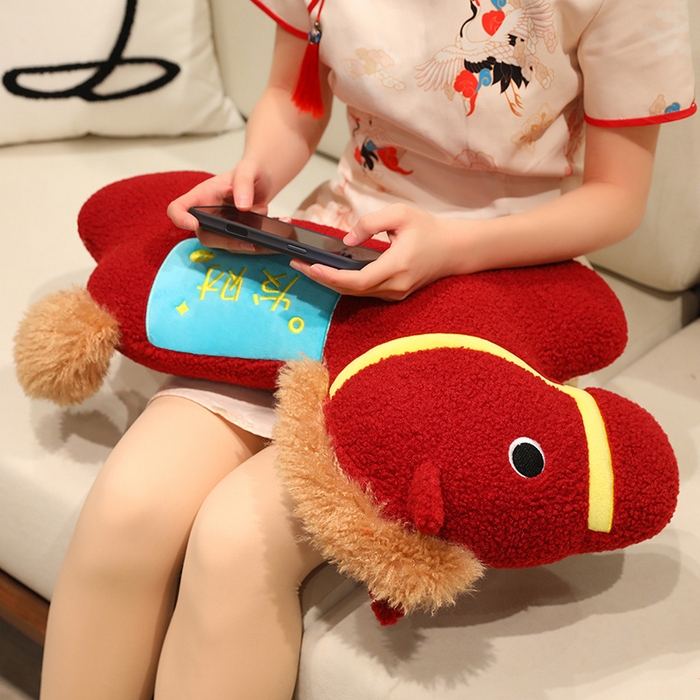 91家纺网 家纺一手货源 找家纺 蔻眠 好运发财马抱枕沙发靠枕马年抱枕 主图