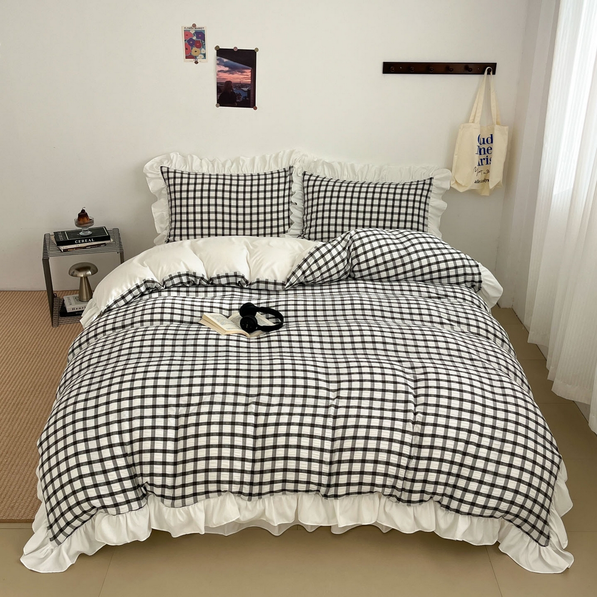 91家纺网 家纺一手货源 找家纺 乐卧家居 2026新款韩系千禧梦核复古回潮少女感格纹褶皱款荷叶边四件套 千禧-经典黑