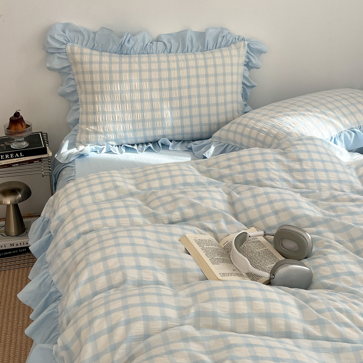 91家纺网 家纺一手货源 找家纺 乐卧家居 2026新款韩系千禧梦核复古回潮少女感格纹褶皱款荷叶边四件套 千禧-奶油蓝