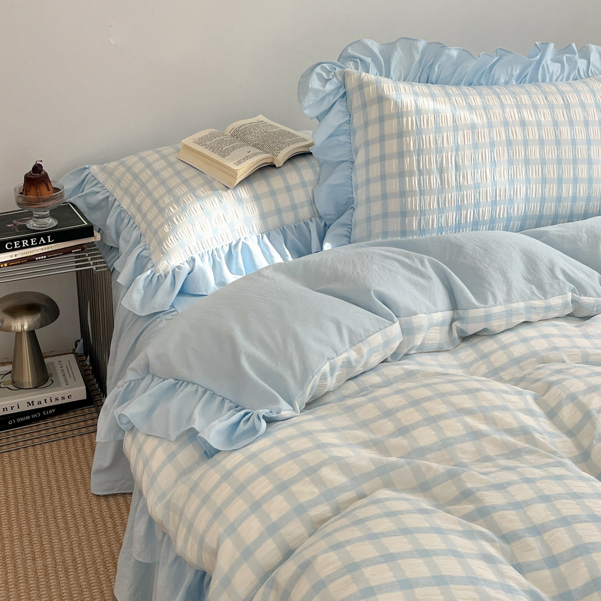 91家纺网 家纺一手货源 找家纺 乐卧家居 2026新款韩系千禧梦核复古回潮少女感格纹褶皱款荷叶边四件套 千禧-奶油蓝