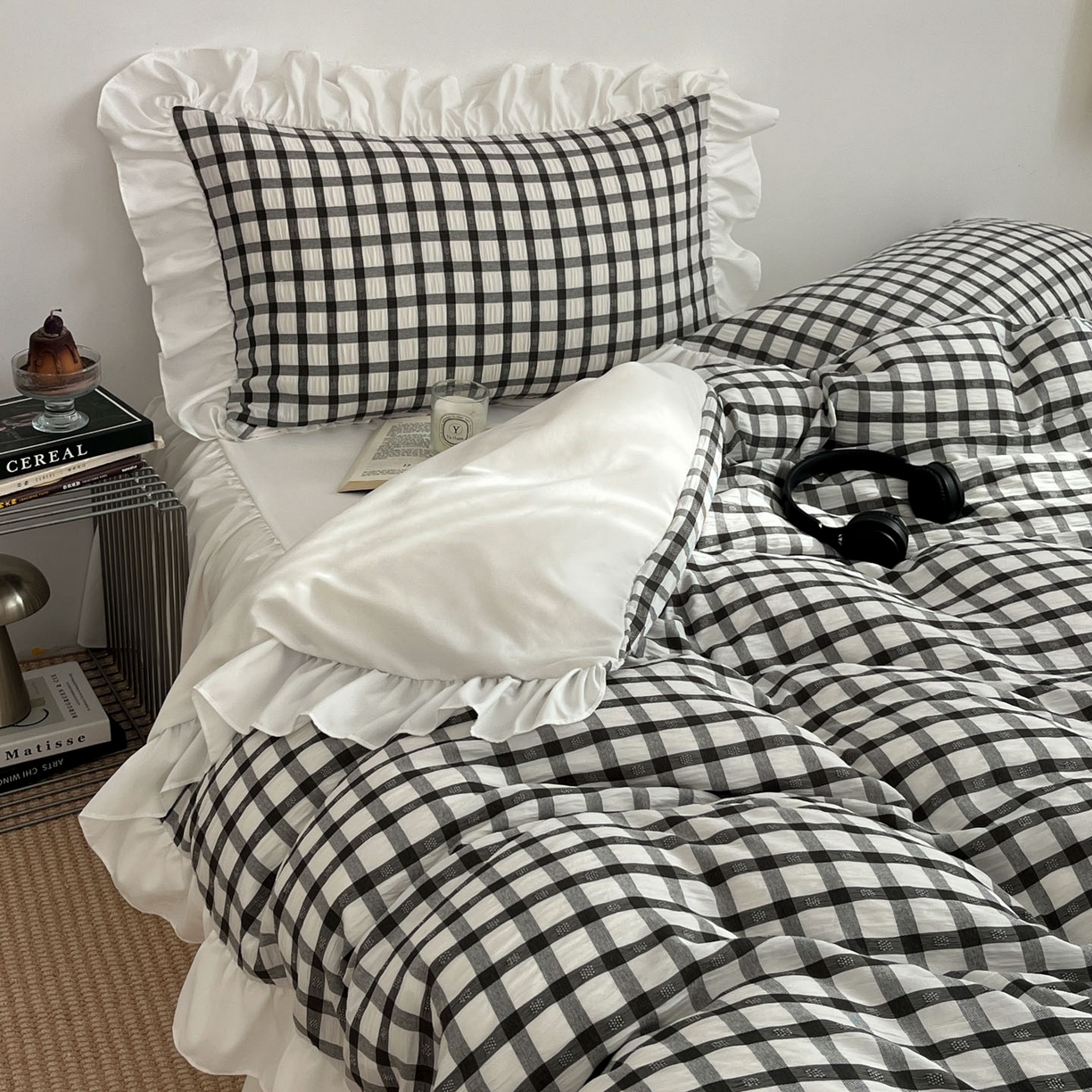 91家纺网 家纺一手货源 找家纺 乐卧家居 2026新款韩系千禧梦核复古回潮少女感格纹褶皱款荷叶边四件套 千禧-经典黑