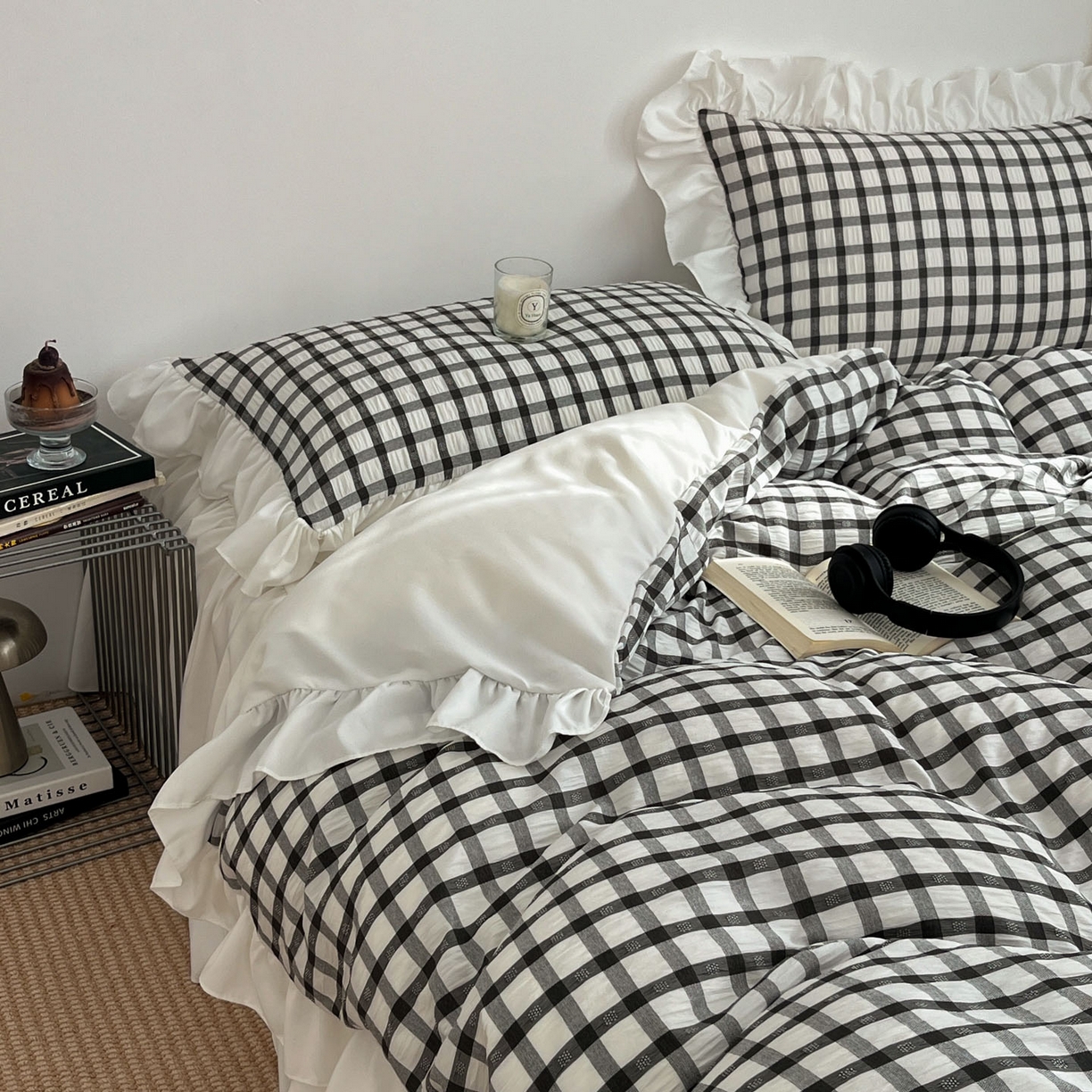 91家纺网 家纺一手货源 找家纺 乐卧家居 2026新款韩系千禧梦核复古回潮少女感格纹褶皱款荷叶边四件套 千禧-经典黑