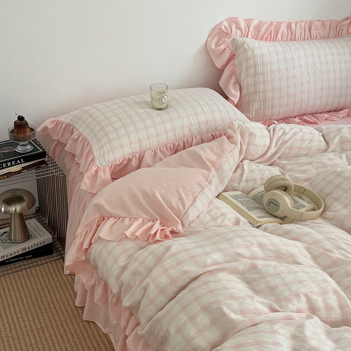 91家纺网 家纺一手货源 找家纺 乐卧家居 2026新款韩系千禧梦核复古回潮少女感格纹褶皱款荷叶边四件套 千禧-芍药粉