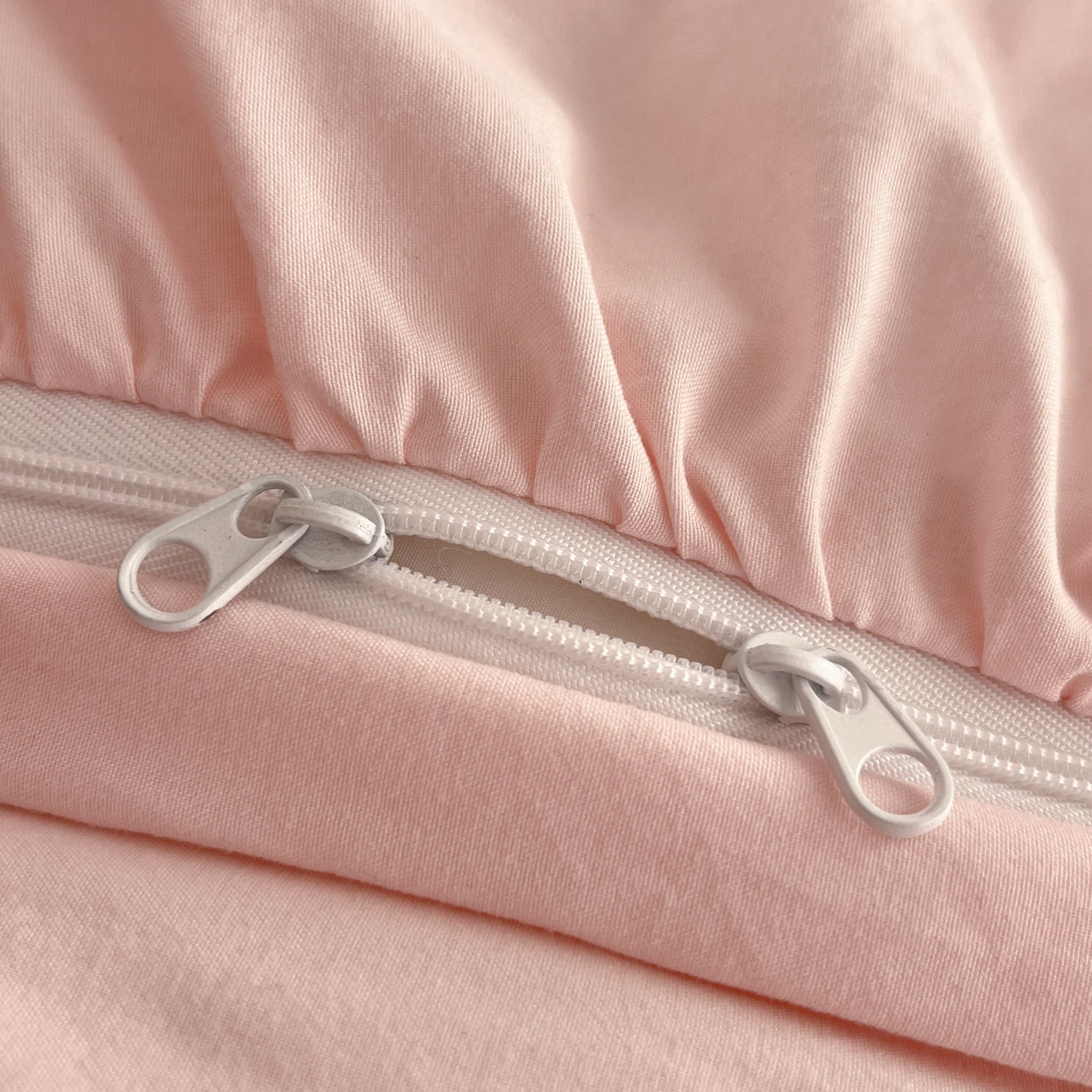 91家纺网 家纺一手货源 找家纺 乐卧家居 2026新款韩系千禧梦核复古回潮少女感格纹褶皱款荷叶边四件套 千禧-芍药粉