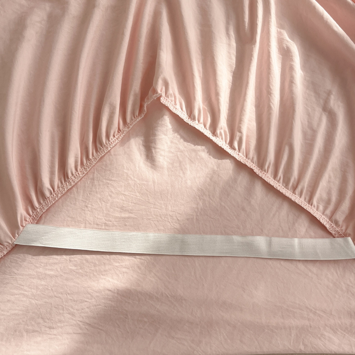 91家纺网 家纺一手货源 找家纺 乐卧家居 2026新款韩系千禧梦核复古回潮少女感格纹褶皱款荷叶边四件套 千禧-芍药粉