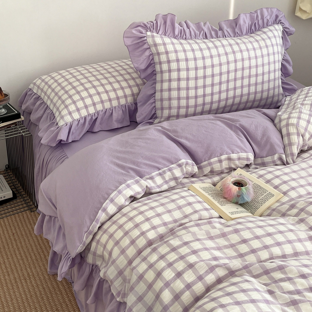 91家纺网 家纺一手货源 找家纺 乐卧家居 2026新款韩系千禧梦核复古回潮少女感格纹褶皱款荷叶边四件套 千禧-芋泥紫