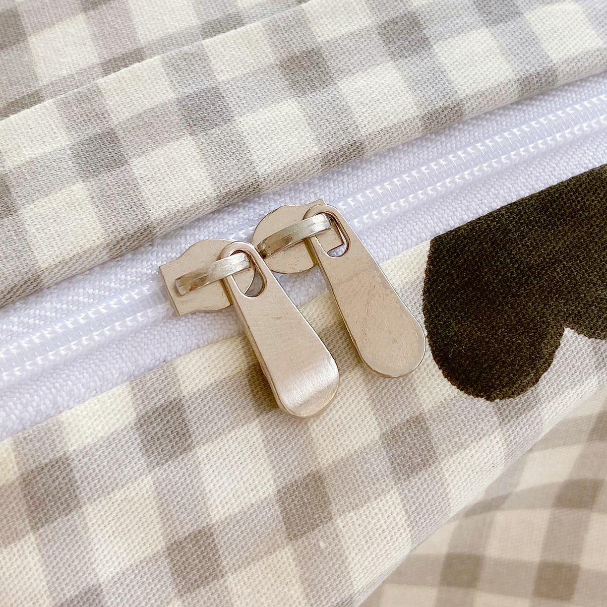 91家纺网 家纺一手货源 找家纺 金丝兔 2026新款ins新疆全棉印花小清新纯棉单被套（提供买家秀和质检报告） 格子爱心