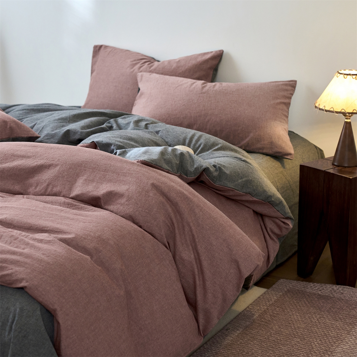 91家纺网 家纺一手货源 找家纺 兰紫橙家纺 2026新款A类色织纯色全棉水洗棉四件套 全棉水洗棉-暗红+月岩黑