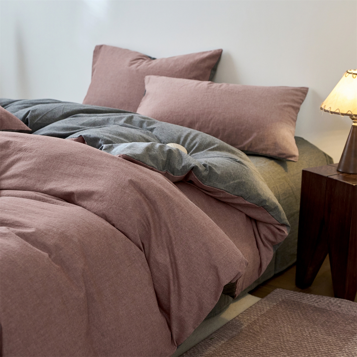 91家纺网 家纺一手货源 找家纺 兰紫橙家纺 2026新款A类色织纯色全棉水洗棉四件套 全棉水洗棉-暗红+月岩黑