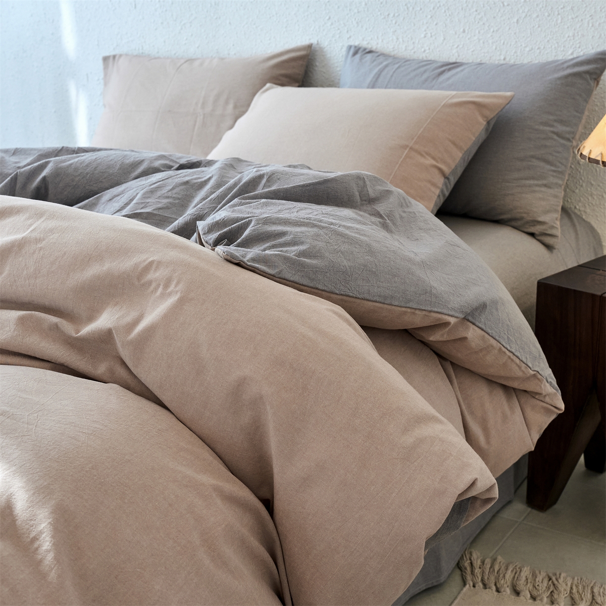 91家纺网 家纺一手货源 找家纺 兰紫橙家纺 2026新款A类色织纯色全棉水洗棉四件套 全棉水洗棉-卡其+浅灰