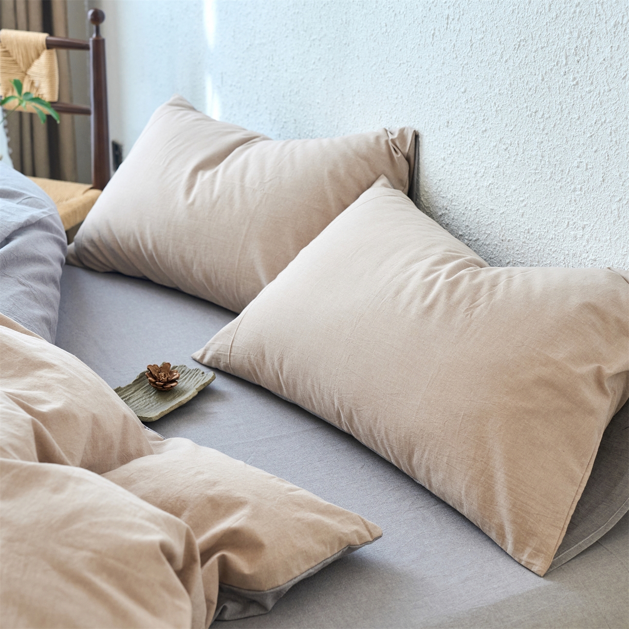 91家纺网 家纺一手货源 找家纺 兰紫橙家纺 2026新款A类色织纯色全棉水洗棉四件套 全棉水洗棉-卡其+浅灰