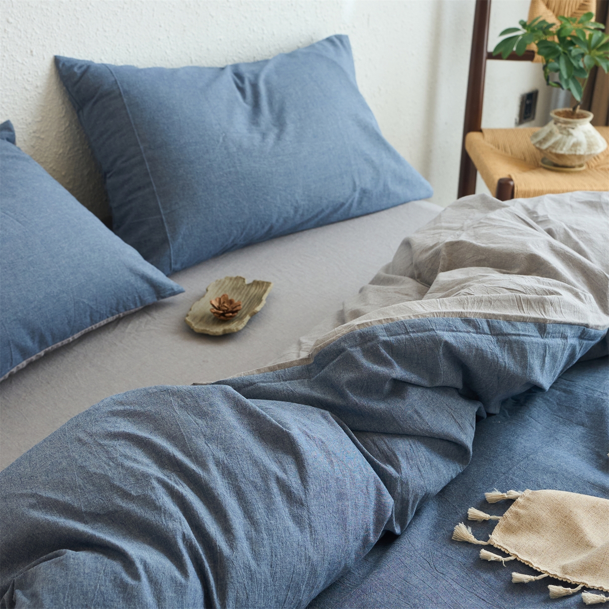 91家纺网 家纺一手货源 找家纺 兰紫橙家纺 2026新款A类色织纯色全棉水洗棉四件套 全棉水洗棉-牛仔蓝+浅灰