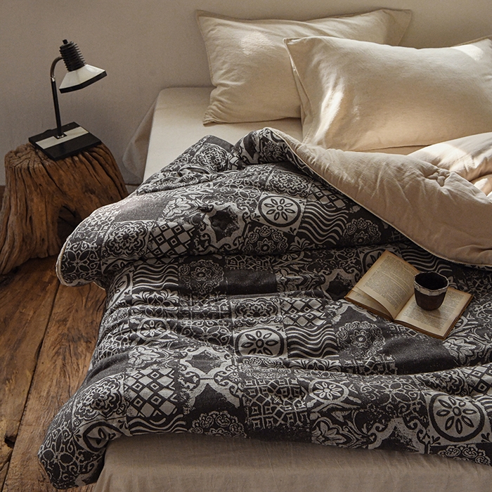 91家纺网 家纺一手货源 找家纺 （总）松色家居 2026新款棉麻超柔被芯-锦纹叠序