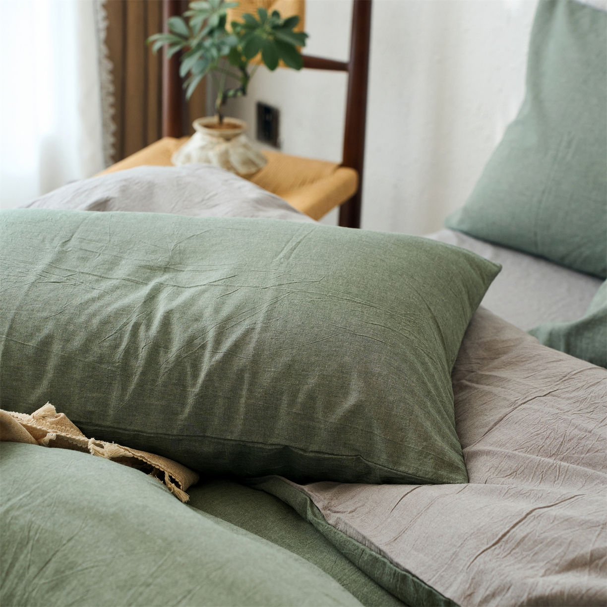 91家纺网 家纺一手货源 找家纺 兰紫橙家纺 2026新款A类色织纯色全棉水洗棉四件套 全棉水洗棉-松绿+浅灰