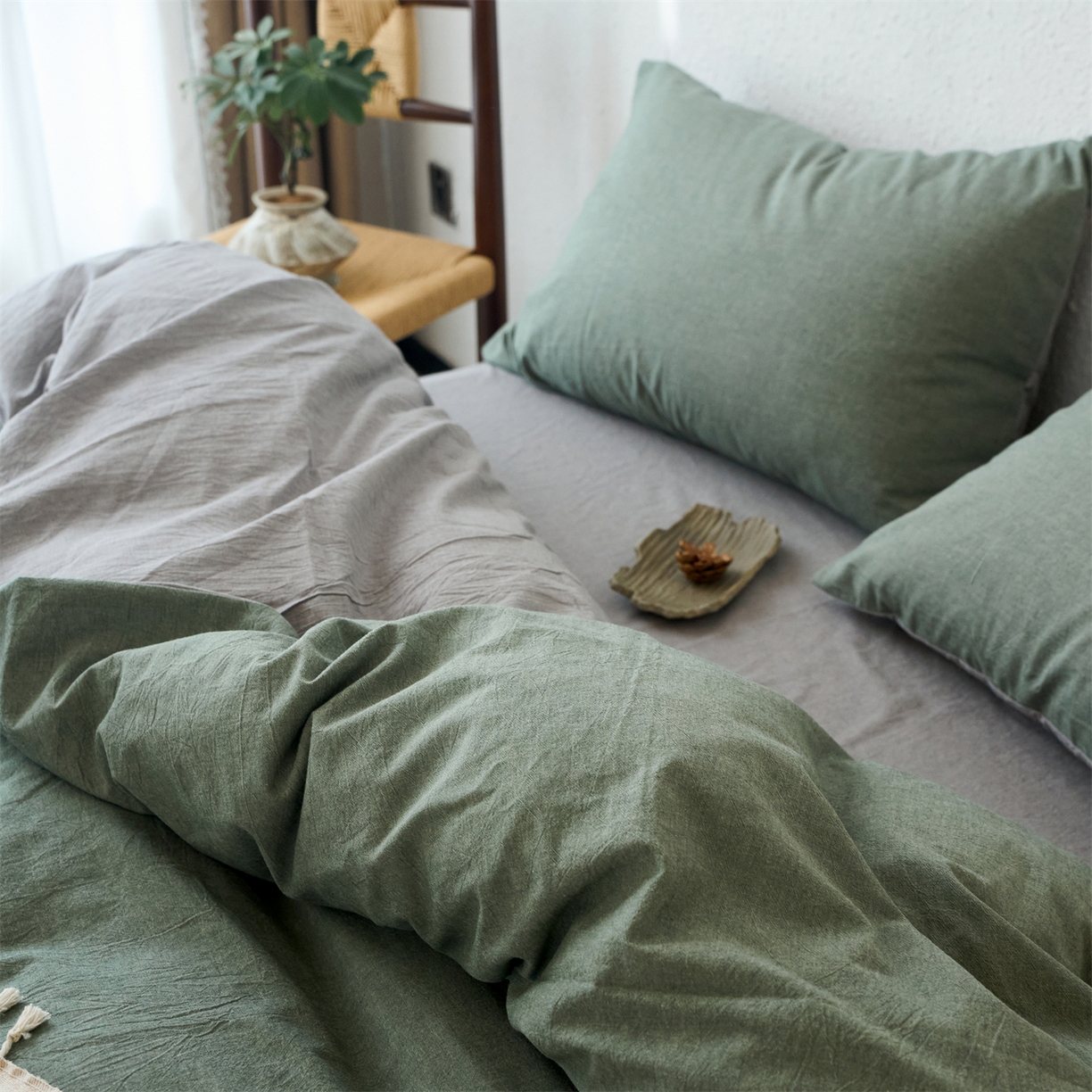 91家纺网 家纺一手货源 找家纺 兰紫橙家纺 2026新款A类色织纯色全棉水洗棉四件套 全棉水洗棉-松绿+浅灰