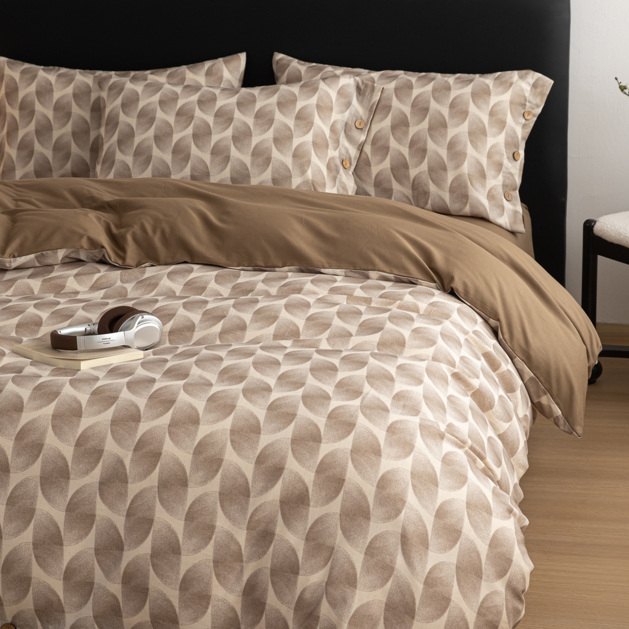 91家纺网 家纺一手货源 找家纺 简宜家居（朝初家纺） 2026新款亲肤舒适印花棉麻四件套 焦糖菱纹