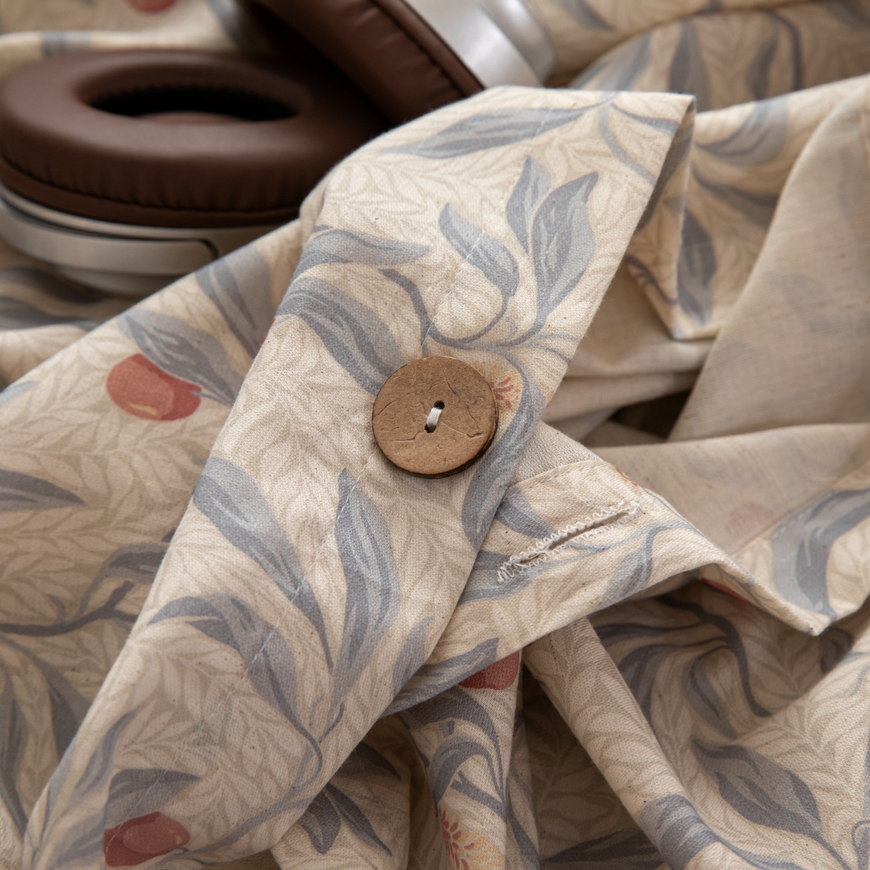 91家纺网 家纺一手货源 找家纺 简宜家居（朝初家纺） 2026新款亲肤舒适印花棉麻四件套 蓝叶红果