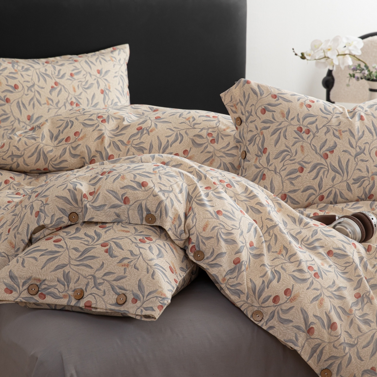 91家纺网 家纺一手货源 找家纺 简宜家居（朝初家纺） 2026新款亲肤舒适印花棉麻四件套 蓝叶红果