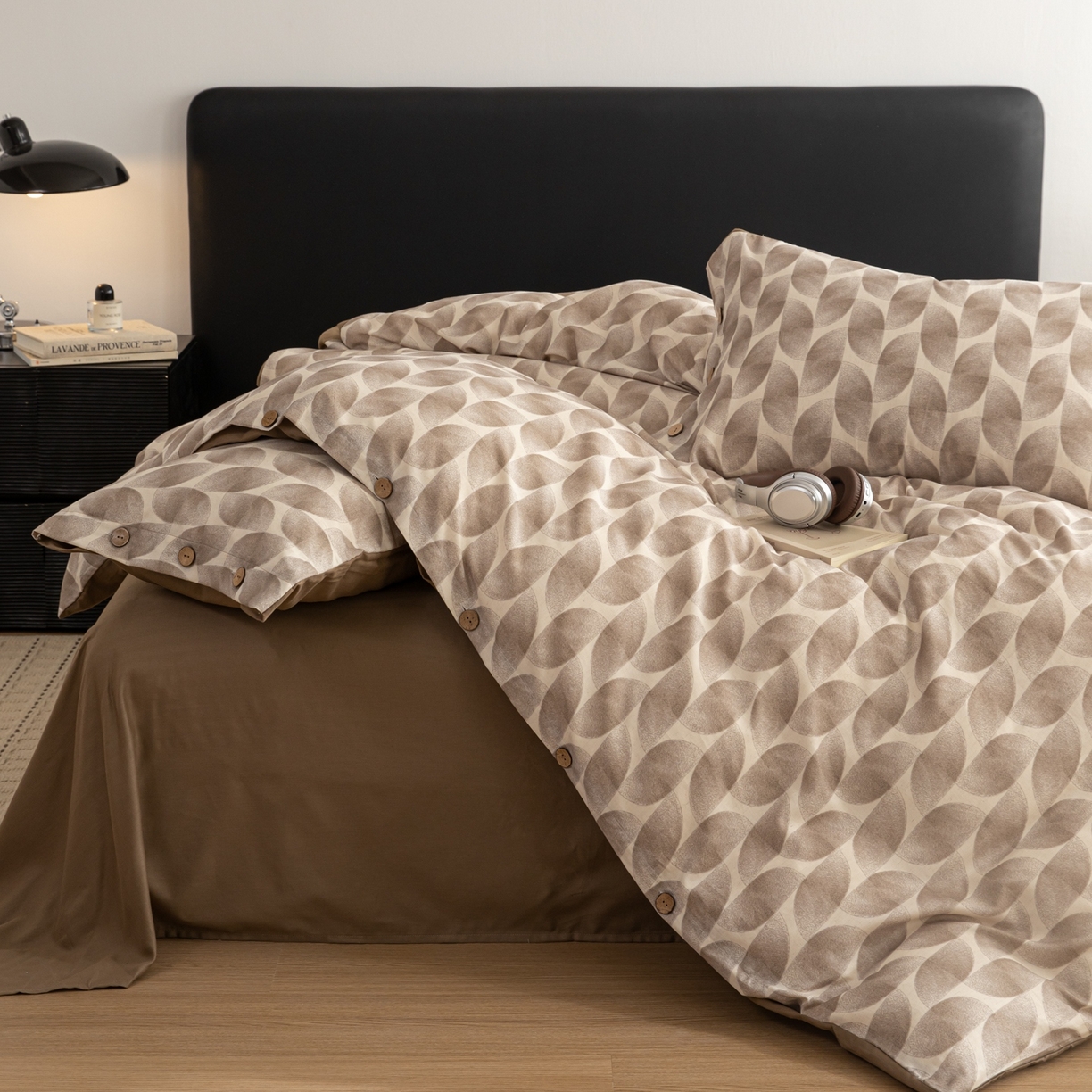 91家纺网 家纺一手货源 找家纺 简宜家居（朝初家纺） 2026新款亲肤舒适印花棉麻四件套 焦糖菱纹