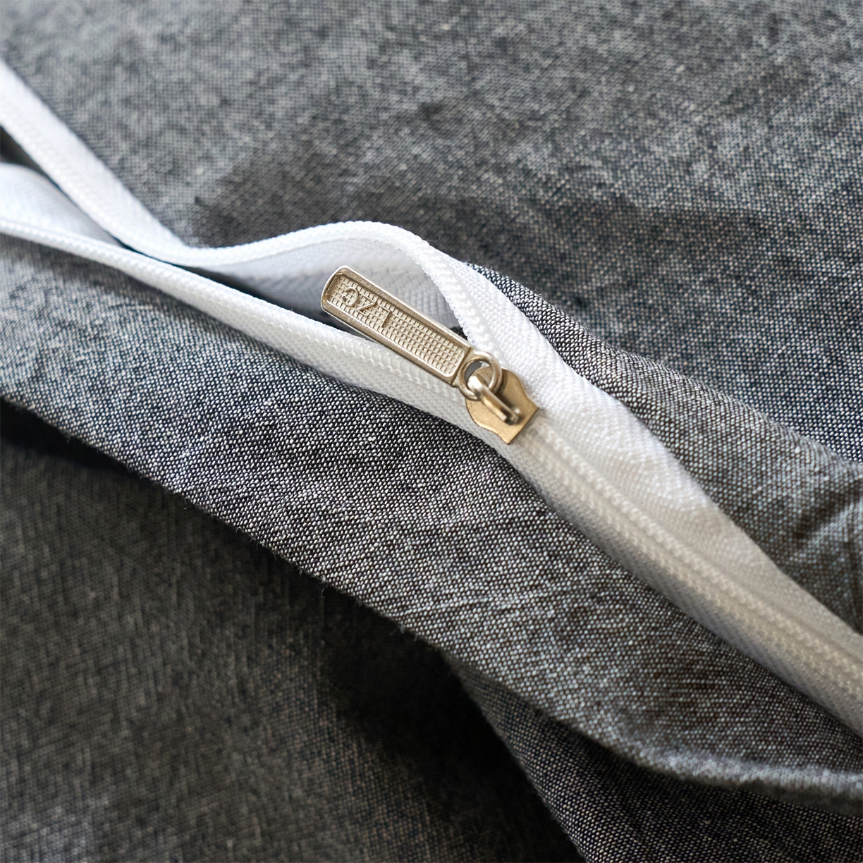 91家纺网 家纺一手货源 找家纺 兰紫橙家纺 2026新款A类色织纯色全棉水洗棉四件套 全棉水洗棉-月岩黑