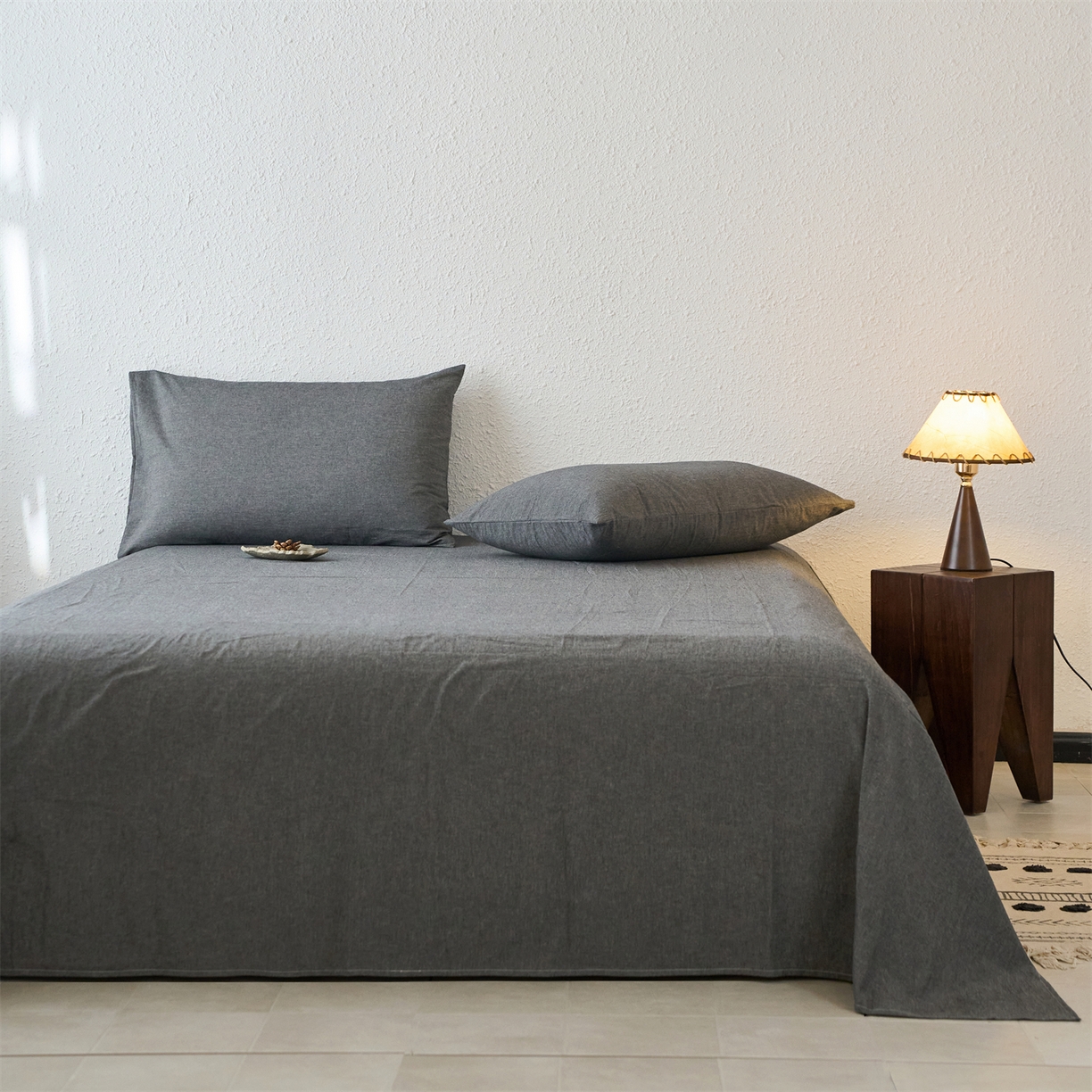 91家纺网 家纺一手货源 找家纺 兰紫橙家纺 2026新款A类色织纯色全棉水洗棉四件套 全棉水洗棉-月岩黑