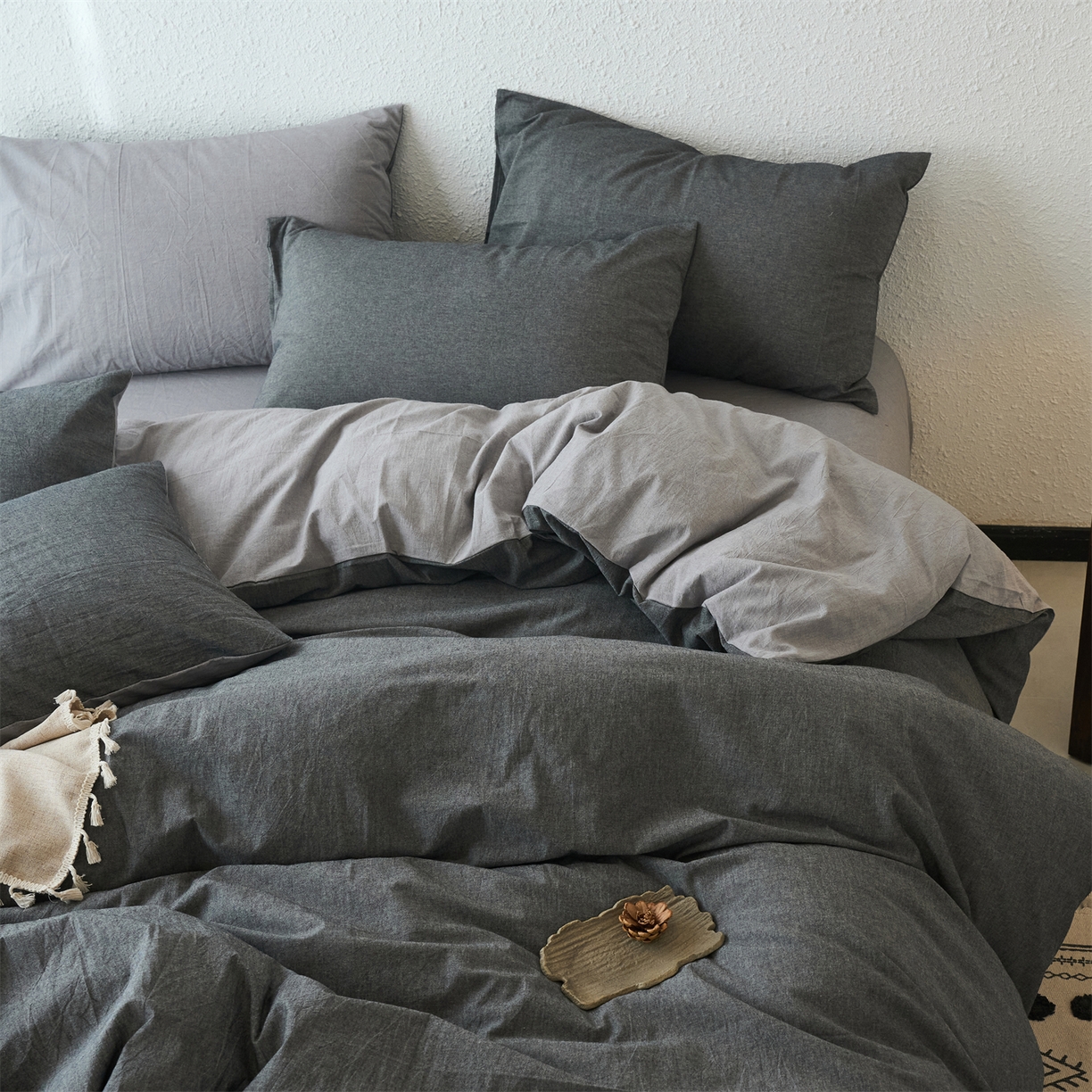 91家纺网 家纺一手货源 找家纺 兰紫橙家纺 2026新款A类色织纯色全棉水洗棉四件套 全棉水洗棉-月岩黑+浅灰