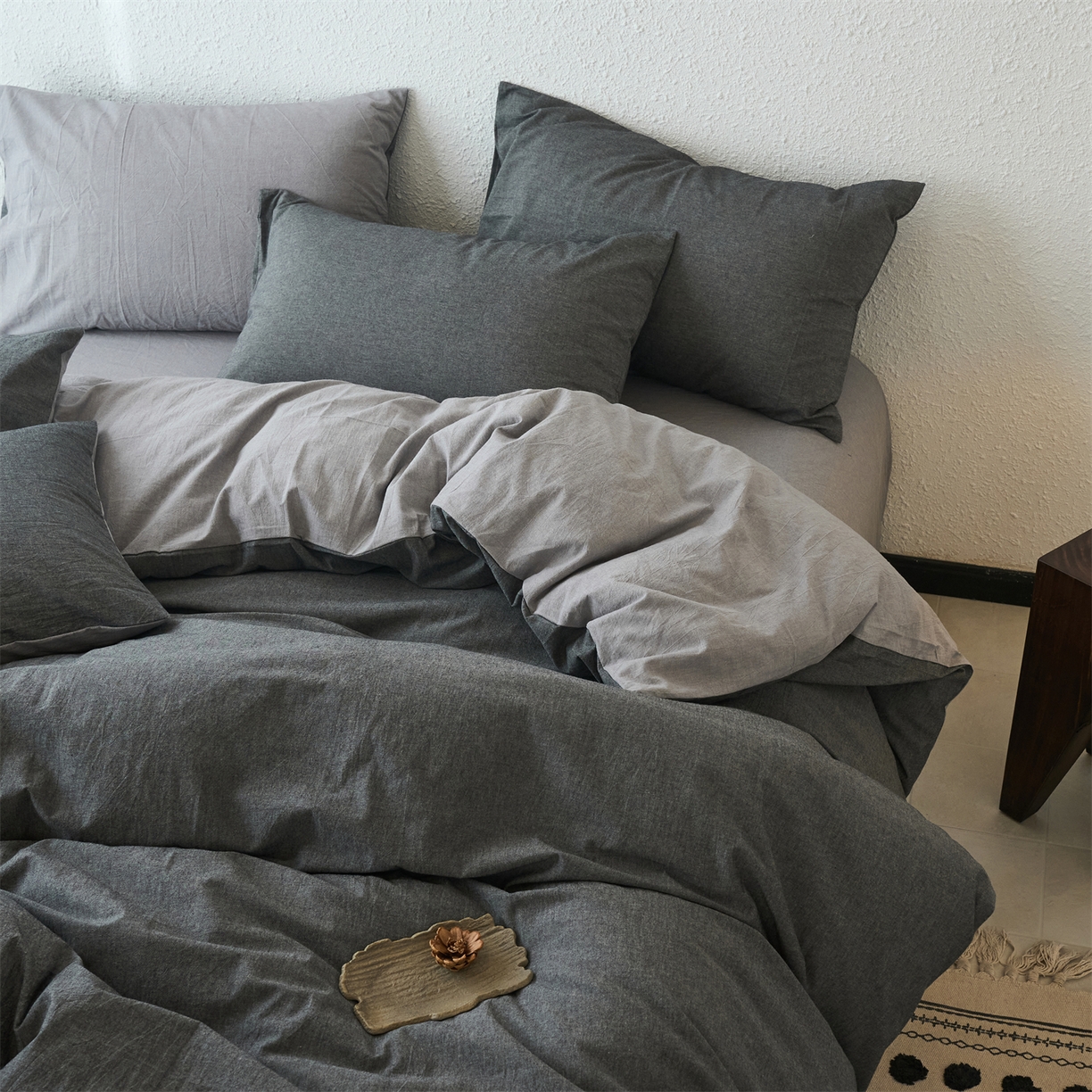 91家纺网 家纺一手货源 找家纺 兰紫橙家纺 2026新款A类色织纯色全棉水洗棉四件套 全棉水洗棉-月岩黑+浅灰