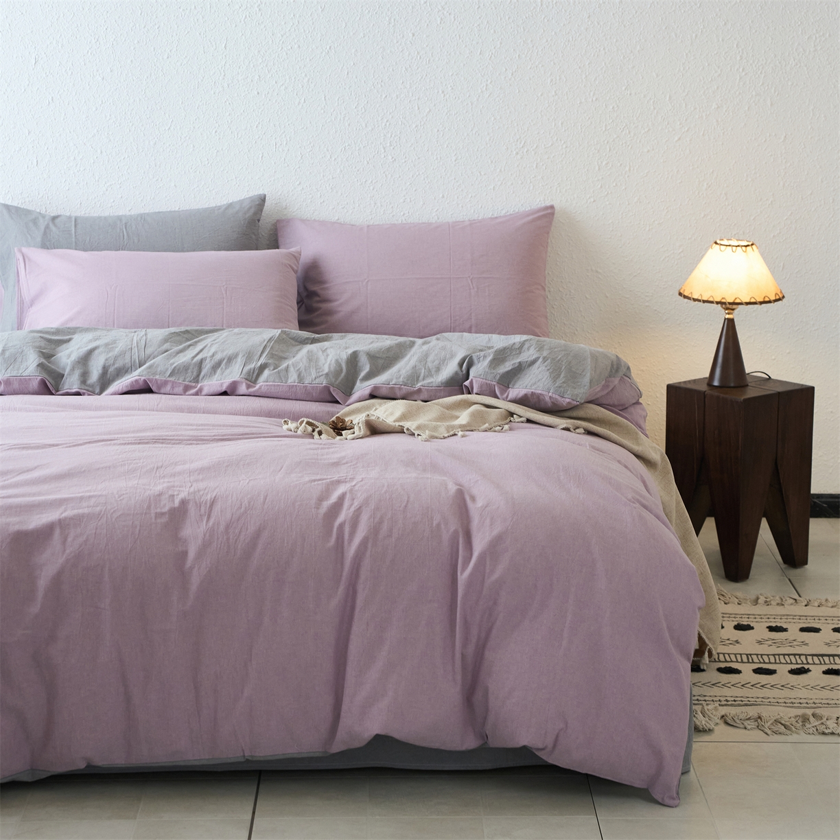 91家纺网 家纺一手货源 找家纺 兰紫橙家纺 2026新款A类色织纯色全棉水洗棉四件套 全棉水洗棉-紫红+浅灰